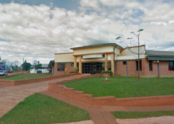 Encapuchados armados asaltaron a una madre frente a sus dos hijos