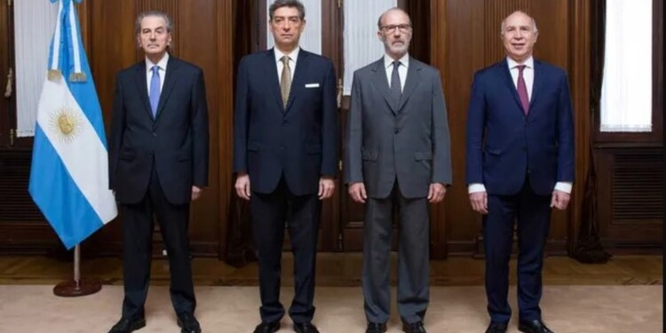 Los integrantes del máximo tribual que firmaron el fallo
