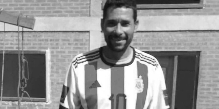 PADILLA. Una de las imágenes en redes sociales del hombre asesinado ayer y que tenía domicilio familiar en Irigoyen.