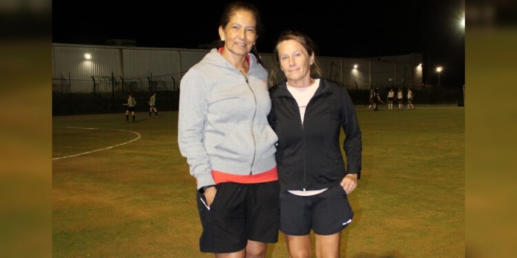 PREPARADAS. Inés Matoso e Hilda Da Silvera, listas para el viaje.