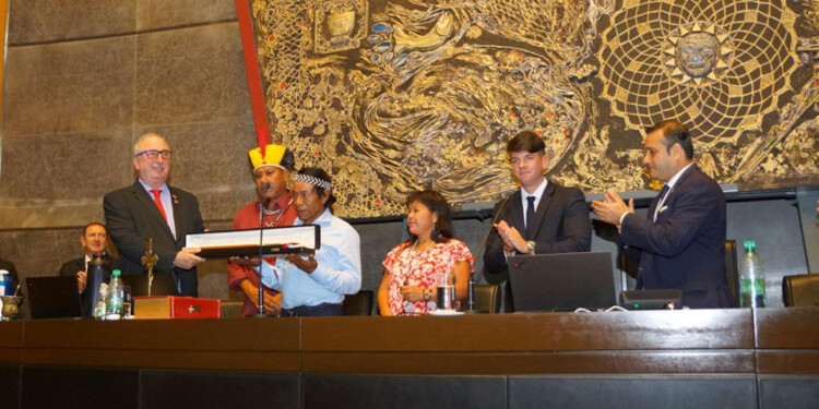 ASUNCIÓN. Hugo Passalacqua inició ayer su segunda gestión como gobernador de Misiones. (Foto Prensa Legislatura).