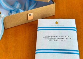 El presidente Javier Milei envió al Congreso la Ley Ómnibus