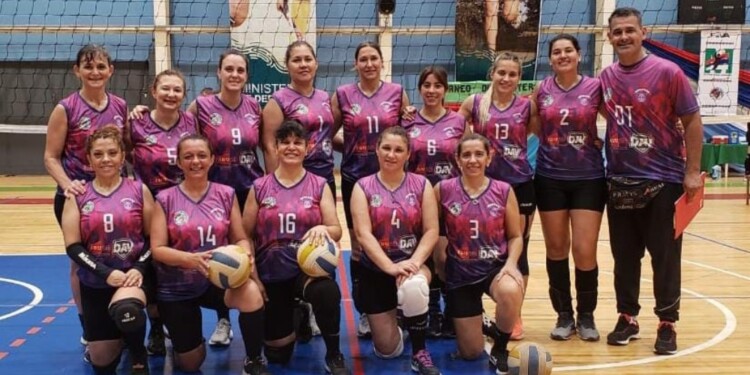 GRANDES PROTAGONISTAS. Las chicas de fueron animadoras de las distintas competencias en el año.