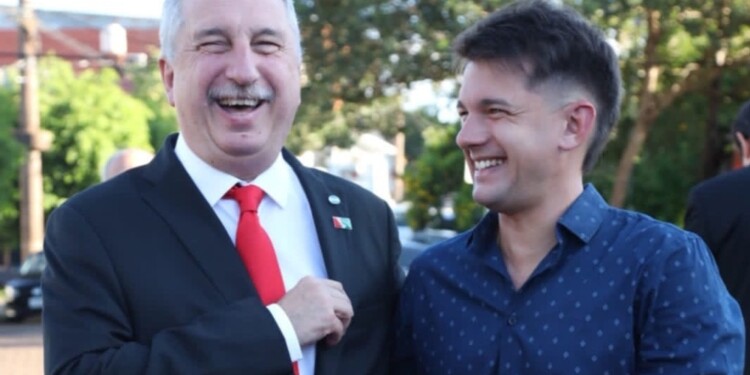 EXPERIENCIA Y JUVENTUD. Hugo y Lucas representan a dos generaciones del partido que gobierna la provincia hace 20 años.