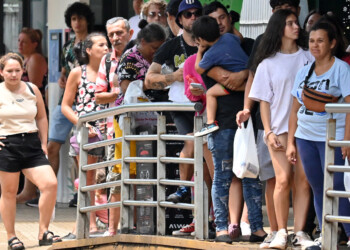 Usuarios aseguran que cada vez hay menos colectivos para viajar en el Grupo Z