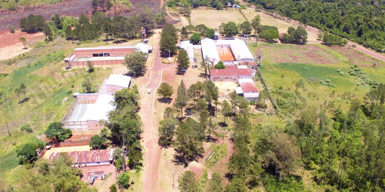 COMPLEJO PENAL I. Vista aérea de la prisión que cuenta con amplios sectores para chacra y otras actividades de resocialización.
