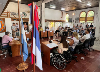 En la audiencia por alumbrado público estallaron críticas al titular de la CELO