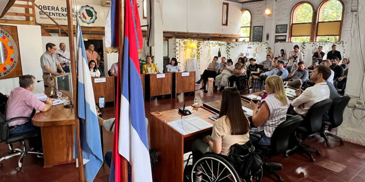 POCA CLARIDAD. El Defensor del Pueblo reveló incongruencias, mientras que los socios pidieron que no se avale la suba.