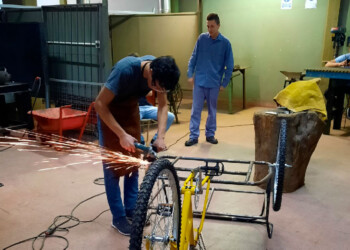 Alumnos de la EPET 3 adaptaron una bicicleta para ser inclusiva