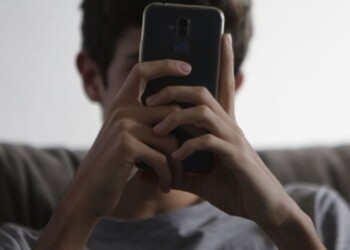 “Si quiero ponerle límites a mi hijo, debo ver cómo soy yo con el celular”
