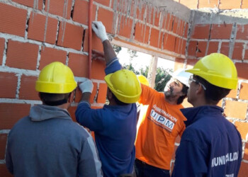 Cada vez más personas buscan cursos de pocos meses y con salida laboral rápida