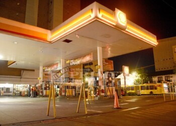 Se forman largas filas en estaciones de servicios y en otras dejan de vender
