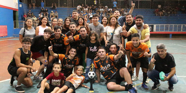 NO SOLO TEORÍA. Universitario se coronó después de una serie final que tuvo todos los condimentos. Show.