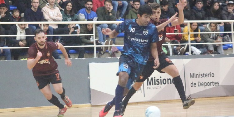 CANDIDATOS. Plastimi y Telecentro, dos de los animadores de semifinales.