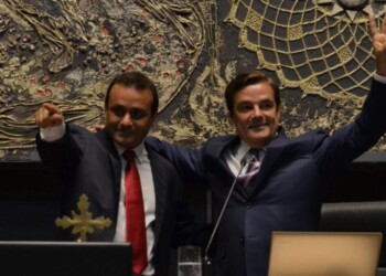 Asumieron 20 diputados electos el 7 de mayo: 14 renovadores y seis de la oposición