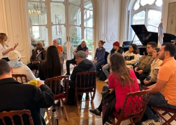 El mate argentino, sin fronteras, festejó  su día nacional también en tierra francesa