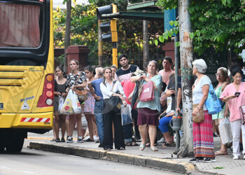 Boletazo: ¿qué pasa con quienes no pueden darse el “lujo” de pagar cuatro pasajes diarios?