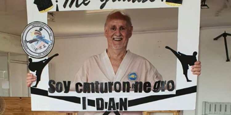 CINTURÓN NEGRO. Con esfuerzo y perseverancia, Ricardo logró su objetivo.