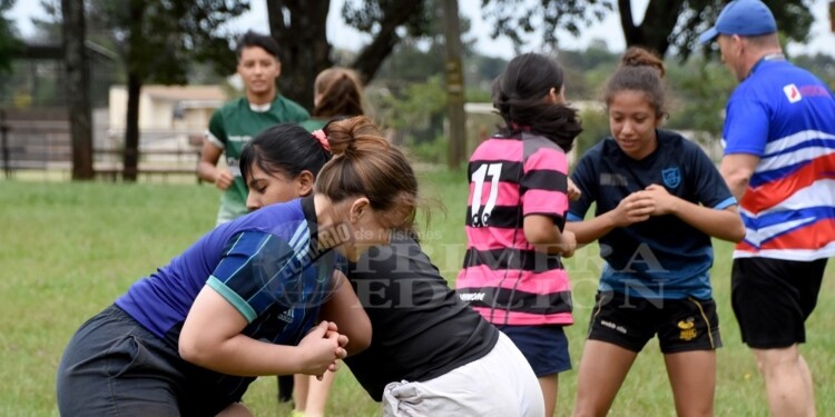 SE DESTACARON. Las chicas del seleccionado juvenil hicieron una gran campaña en el 7° Seven de la República.
