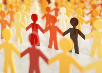 Más de 60 voluntarios se unieron para brindar una ayuda a los niños