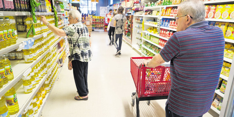 PREOCUPANTE. La inflación acumulada hasta noviembre es del 148,2% y el IPC interanual trepa al 160,9%. Tras conocerse el dato de diciembre podría estar por arriba del 200%.