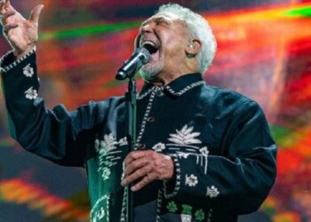 El mítico Tom Jones llegará a la Argentina en 2024