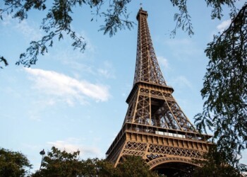 La Torre Eiffel cerró por huelga justo cuando se cumplen 100 años de la muerte de su autor