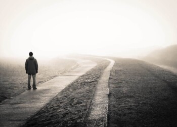 En las profundidades de la eremofobia: entendiendo el miedo a la soledad