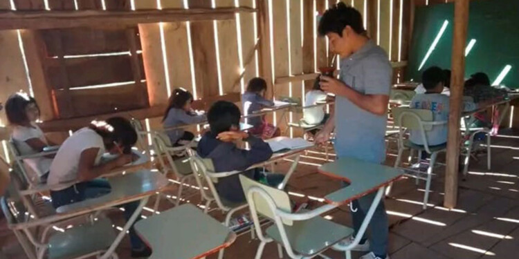 AUXILIARES INDÍGENAS. Continuaron dando clases ad honorem hasta diciembre del 2023.