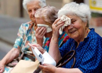 Ola de calor: recuerdan la importancia de mantener hidratados a los adultos mayores