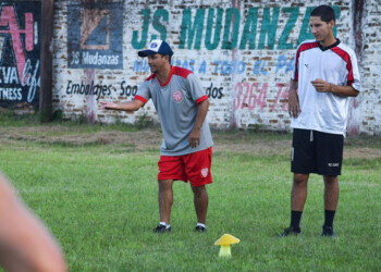Fútbol: Candelaria se puso en marcha