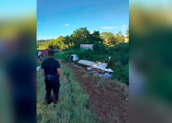 Camión que trasladaba electrodomésticos despistó y volcó sobre la ruta N°12