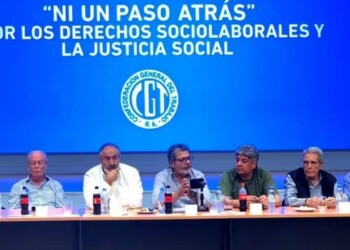 Confirmaron que la causa de la CGT contra el DNU debe tramitar en la Justicia del Trabajo