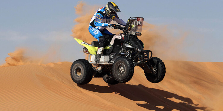 AL FRENTE. El argentino Manuel Andújar mantiene su ventaja en la clasificación de la categoría quads del Dakar. (Foto NA)