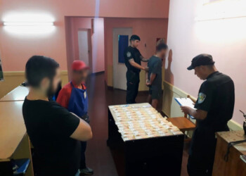 En la madrugada, entró a un hotel, se llevó 100 mil pesos y lo atraparon