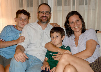 Recibir, dar amor y dejar ir: el rol de las familias que deciden dar acogida temporal