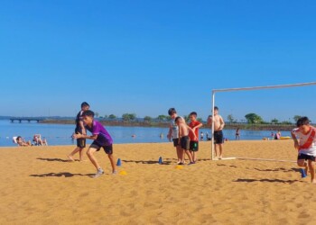 Verano en Posadas: mirá como sumarte a fútbol playa, la actividad que reúne a niños de toda la ciudad