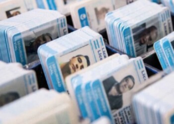 En Posadas volvieron a imprimir en plásticos las licencias de conducir