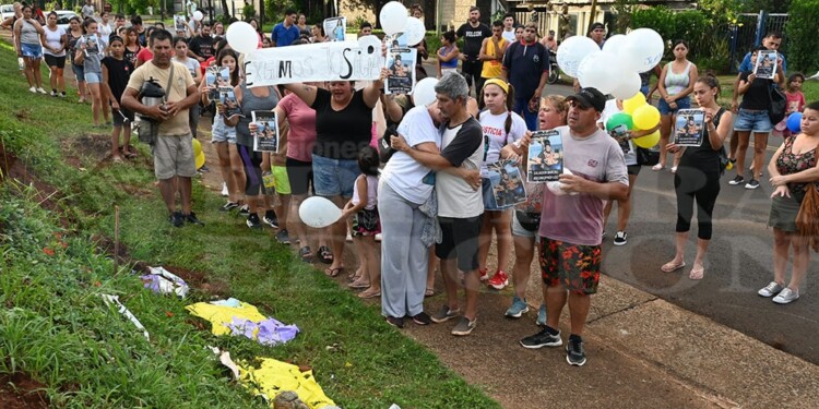 Tras la muerte de la joven familia, amigos y vecinos marcharon para pedir justicia por la joven, (Foto Archivo)