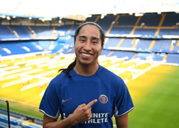 Una delantera colombiana se convirtió en el fichaje más caro del fútbol femenino