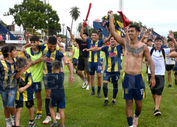 Mitre sufrió hasta los penales, pero es finalista en el Regional Amateur