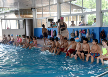 A nadar en Apóstoles