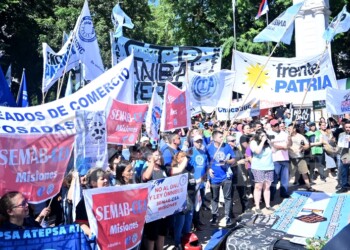 El primer paro general contra Javier Milei colmó la plaza 9 de Julio en Posadas
