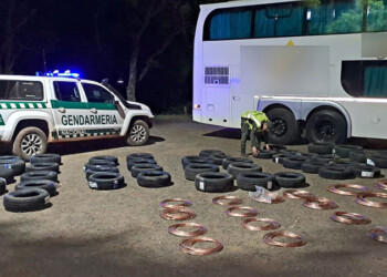 Interceptaron “tour de compras” repleto de mercadería de contrabando