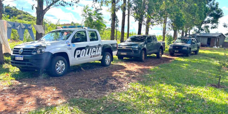 VIVIENDA FAMILIAR. A 400 metros de la vivienda de madera fue hallado el cuerpo ayer.