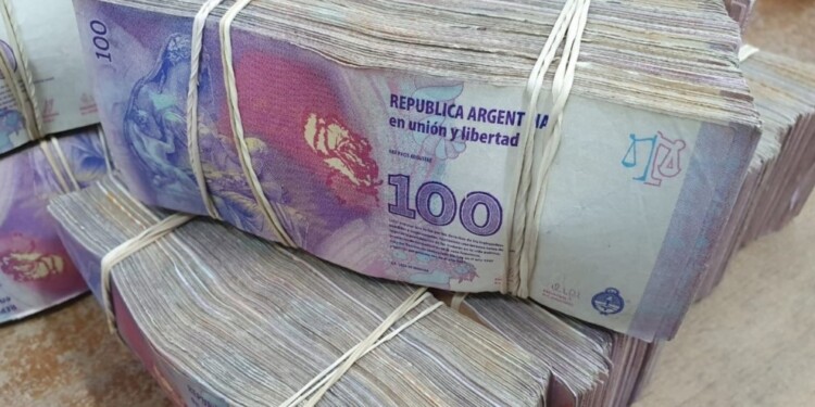 EMISIÓN. En promedio, por día hábil, se emitieron $132.300 millones durante el primer mes de Milei.