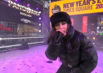 María Becerra la rompió en Times Square por los festejos de Año Nuevo
