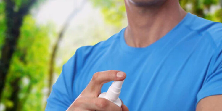 La mejor forma es impedir la presencia del mosquito transmisor en las viviendas y cerca de ellas.