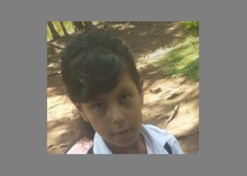 Buscan a una niña de 10 años que desapareció de su casa en Colonia Aurora