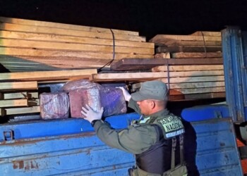 Camionero que partió de Capioví intentó huir cuando descubrieron que llevaba marihuana